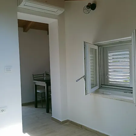 Loviste Apartments
