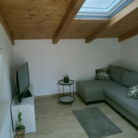 Loviste Apartments Apartman