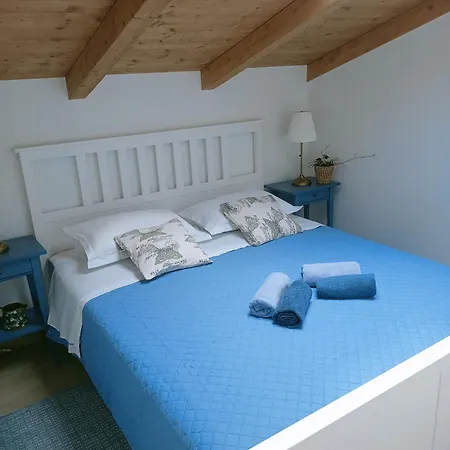 Apartman Loviste Apartments *