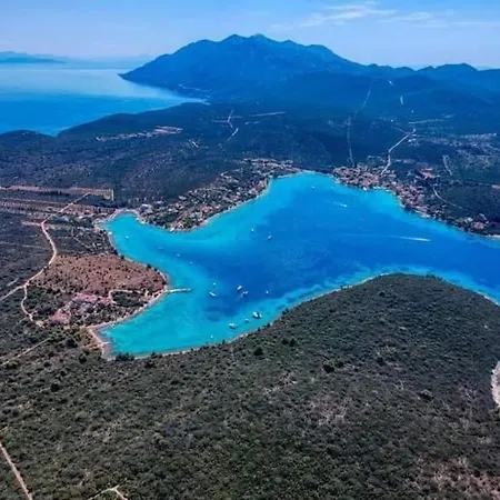 Apartmán Loviste Apartments *