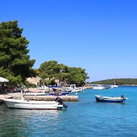 Loviste Apartments Lovište