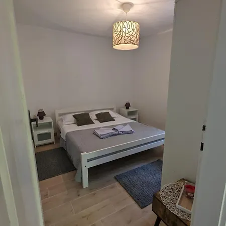 Loviste Apartments * Lovište