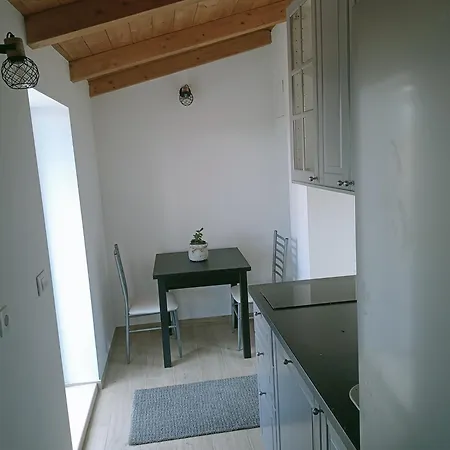 Loviste Apartments Lovište