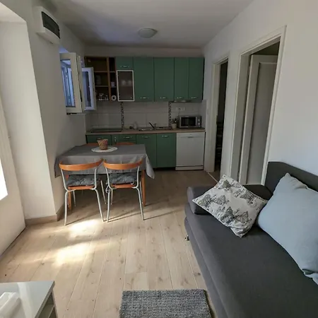 Loviste Apartments * Lovište