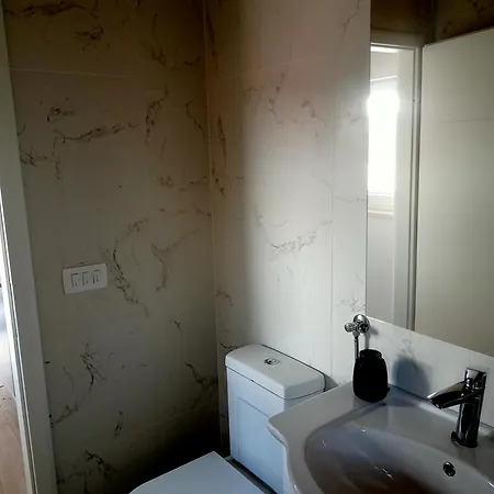 Loviste Apartments アパート *