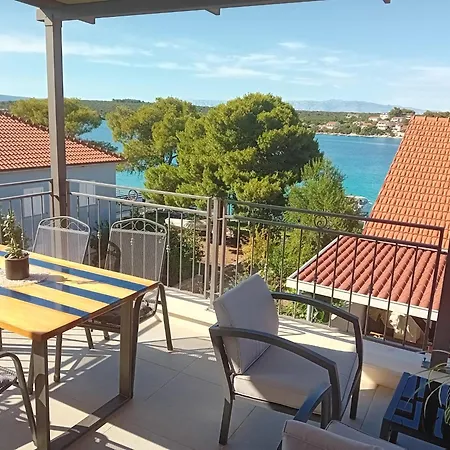 Loviste Apartments Apartman