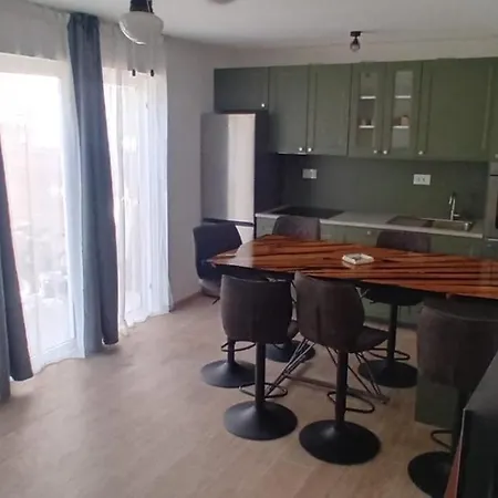 Loviste Apartments *