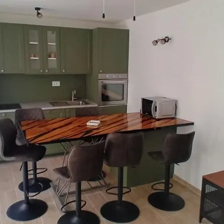 Loviste Apartments Apartman *