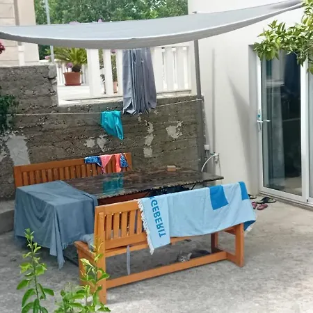 Loviste Apartments Lovište