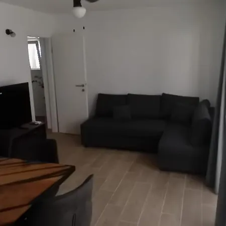 Loviste Apartments アパート Lovište