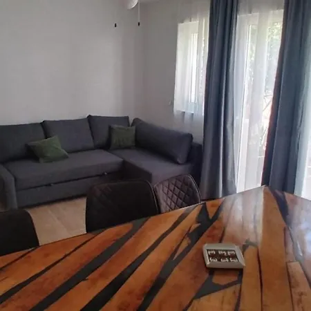 Loviste Apartments * Lovište